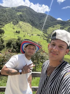 Noha_white a different day Pic 8