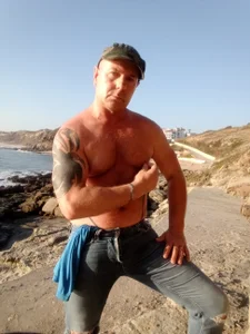 ManlyPrisonGuy Sexy on the beach Immagine  5