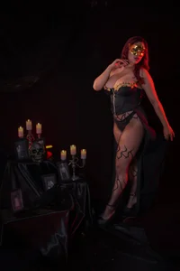 Victoria_Beaumont 🎃 Dulce o travesura… tú eliges 😏 Foto 2