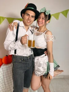 _Tattoo_Couple Oktoberfest Party Hình 3