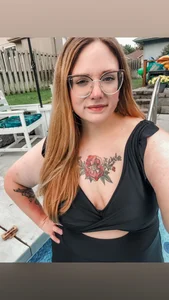 thatcutegirlwtheglassesSelfies Bild 2