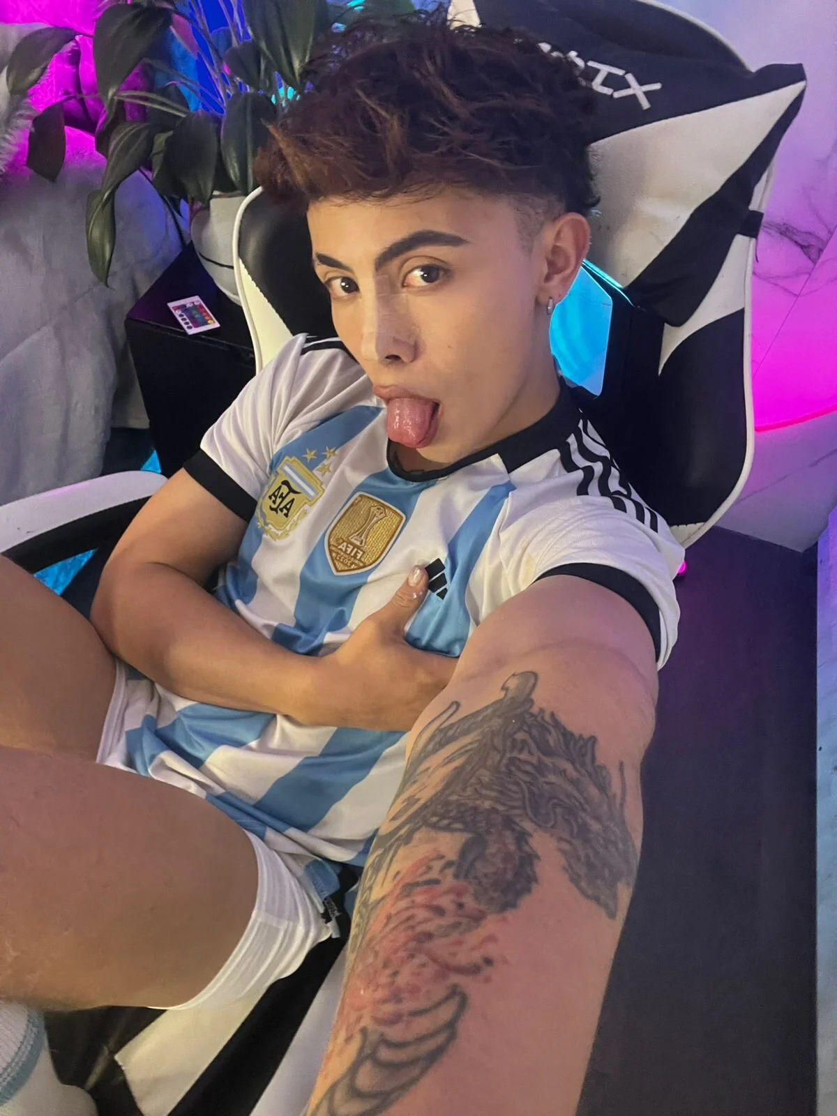 Saimonvela 님의 트렌드 중인 사진  1361개