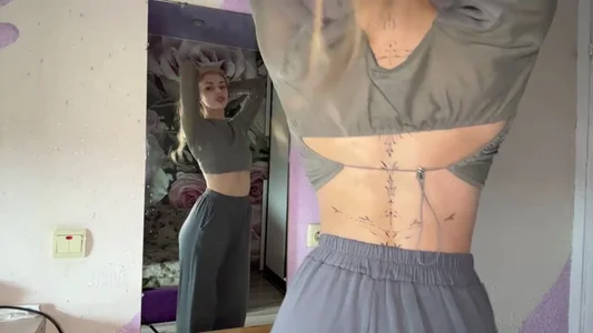 ScarlettRosyのmirrorの 4枚の写真