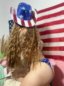 blondeb201 4 july Pic 4