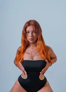 EvaGoldd_ hot and beauty - {count, plural, one {תמונה אחת} two {שתי תמונות} many {# תמונות} other {# תמונות}}