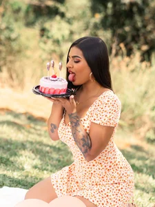 ElleGisellee HAPPY BIRTHDAY YISS 🎂 Pic