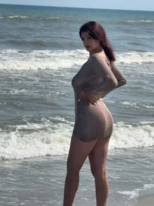 ChloeJMRaeのKissed by the sun and touched by the wavesの 3枚の写真