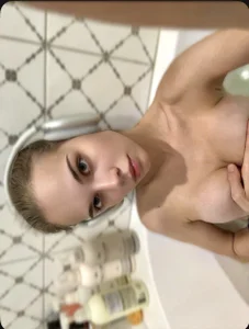 Rina-Evans Public Pic 3