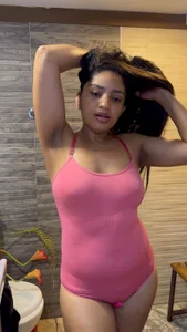 Julia_Bliss HOT AND SEXY LATINA! Foto