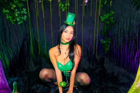 cielo_rivera Lucky Green Temptation 🍀 Foto 8