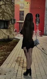 EllaClarke Public Foto 2