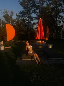 JazlynLant Sunny vibe Pic 3