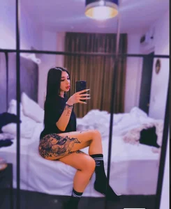 Cassy-Foxy Public Pic 7