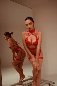 MelissaMoore_ Dark Sensations Immagine 