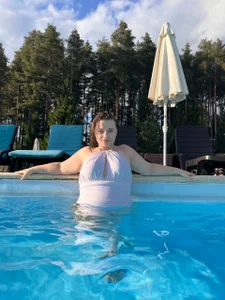 A mini photo session in an open‑air pool. od Seductive_She_Wolf  3 snímek
