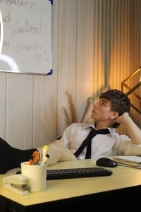 TaylerWhiteDo you want to be the teacher of this mischievous student? 💦 Bild 4