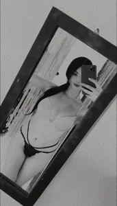 Public de Meganhot02  2 Imagens