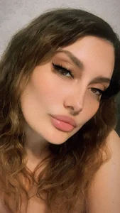hello! im Greta))) de NicholeFischman  4 Imagens