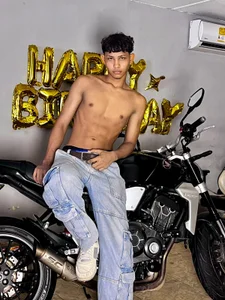 nedye_rouss new2 圖片
