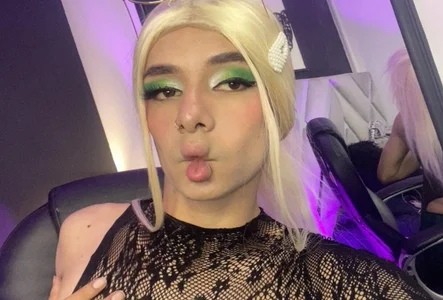 Danika_Dahl Do you like how i look blonde? 💖💛 Foto 6