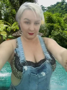 mira_robinsonnn BLUE DREAM Pic 4