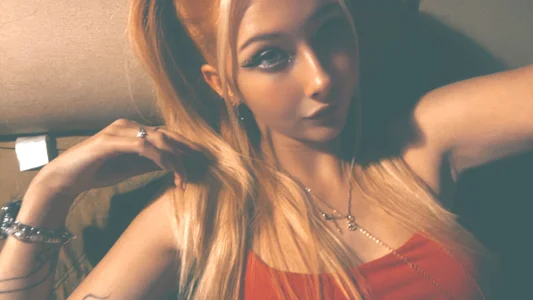 EmilySwann_ just me Immagine 