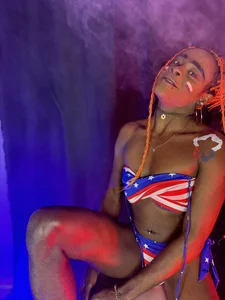 "America is a melody. It must be sung together." - Gerald Stanley Lee de puca_ebony Foto 5