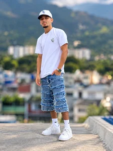 latino de DrakeFoxx  2 Imagens