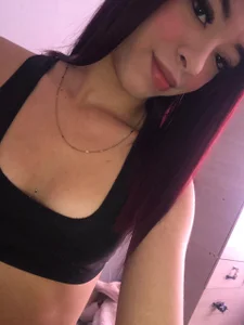 Live_girlsのBrittanyの枚の写真