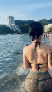 Marilyn_Rosex Marilyn on the beach🥥🌴🤍 Gambar 2