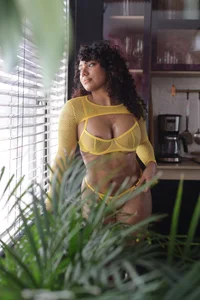 LuckySwagson Do you like yellow? Pic 7