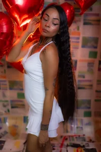 cheekybitch_ Happy valentine day🌹 Foto 2