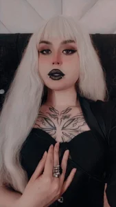 Miss_Camilla_ Public Pic 2