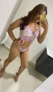 SofiaGlow_ Public Gambar