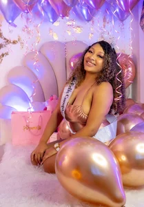 It's my 22nd birthday👑🩷 od sabrina_lafaux_cr  snímek