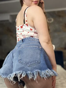 FroggyTata Ass in shorts🥵  2টি ছবি
