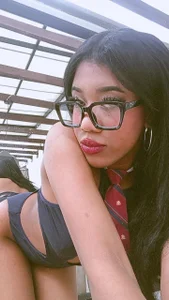 AlayshaJohnson Glasses fetish? Immagine  3