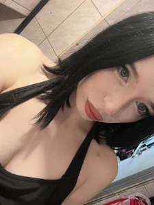 LisaBevy Public รูป  3