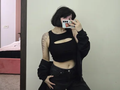 Miki_Kivi 🖤 Immagine  8