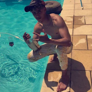 JestingSenseのBig BIGの 4枚の写真