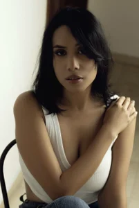 PilarJones_ simply my being Pic 3