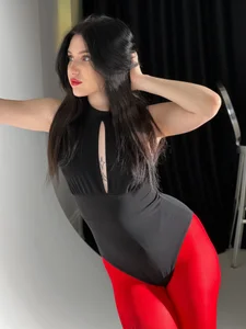 Mc_Aurora SEXY RED Pic 6