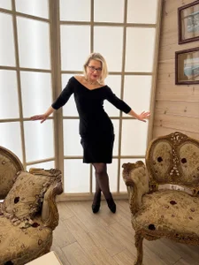 Gloria_Lovely Business style Pic 3