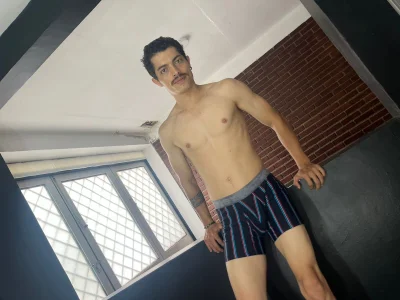 taylor_Stele hot man Kuva