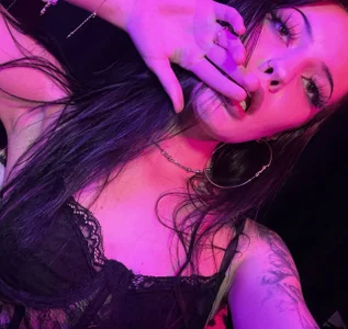 A dark and alluring vibe de Alluring_Silk  7 Imagens