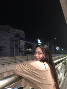 WhitneyUong Public Foto 4