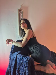 elenna_salvatoree im a naughty women 😏 Pic 4