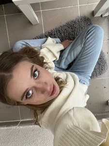 KiraMyers Kira Daily Pic 4