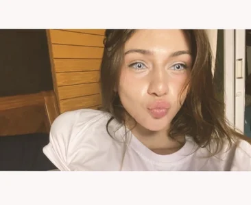 Public de AuroraGoldenVoice  4 Imagens