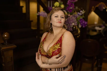 Nikki_March misterious belly dancer Pic